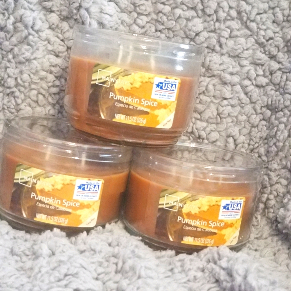 3 pumpkin spice candles